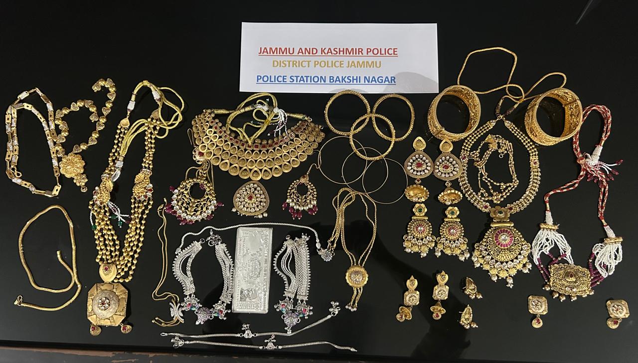 'Jammu Police Achieve Remarkable Recovery: Gold Worth Rs. 1.5 Crore Recovered within 48 Hours'